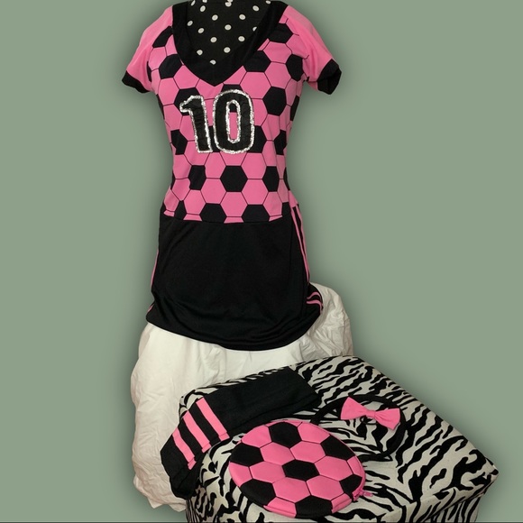 Dreamgirl “World Cup Kicker” pink preppy soccer player - Picture 1 of 5